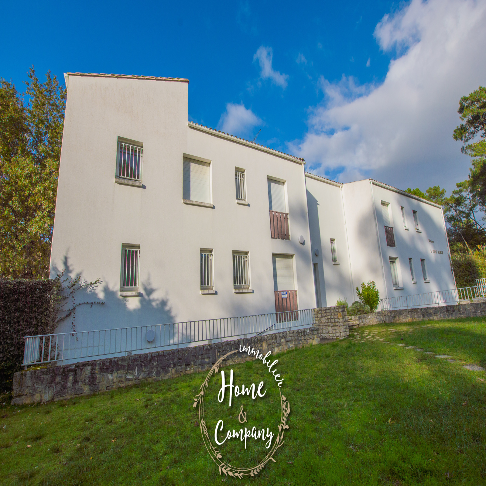 vente STUDIO PROCHE PLAGE Home & Company