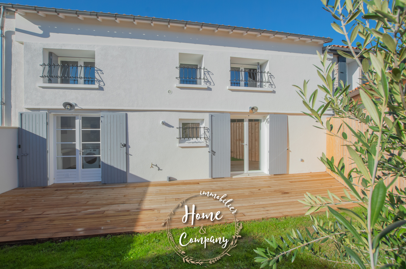Vente VAUX-SUR-MER - MAISON RÉNOVÉE | Home & Company